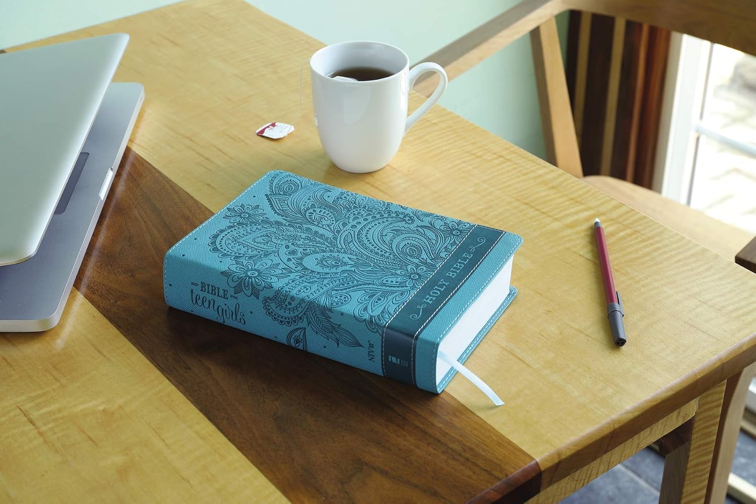 Thumbnail 1 de NIV Bible for Teen Girls, Blue Leathersoft Edition with Daily Readings