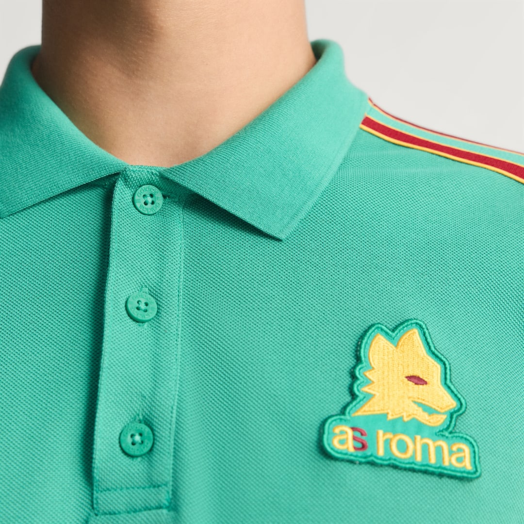 Detalle de Polo manga larga AS Roma Terrace Icons de Adidas – Verde, estilo y comodidad para fans del club