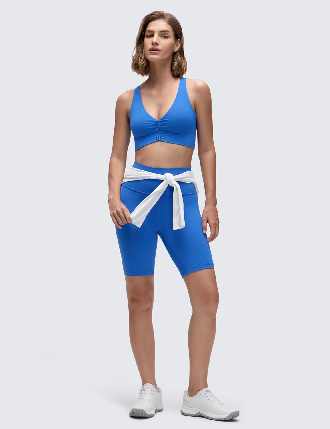 Detalle de CRZ YOGA Butterluxe froncé : soutien-gorge de sport col en V à coussinets amovibles pour le yoga