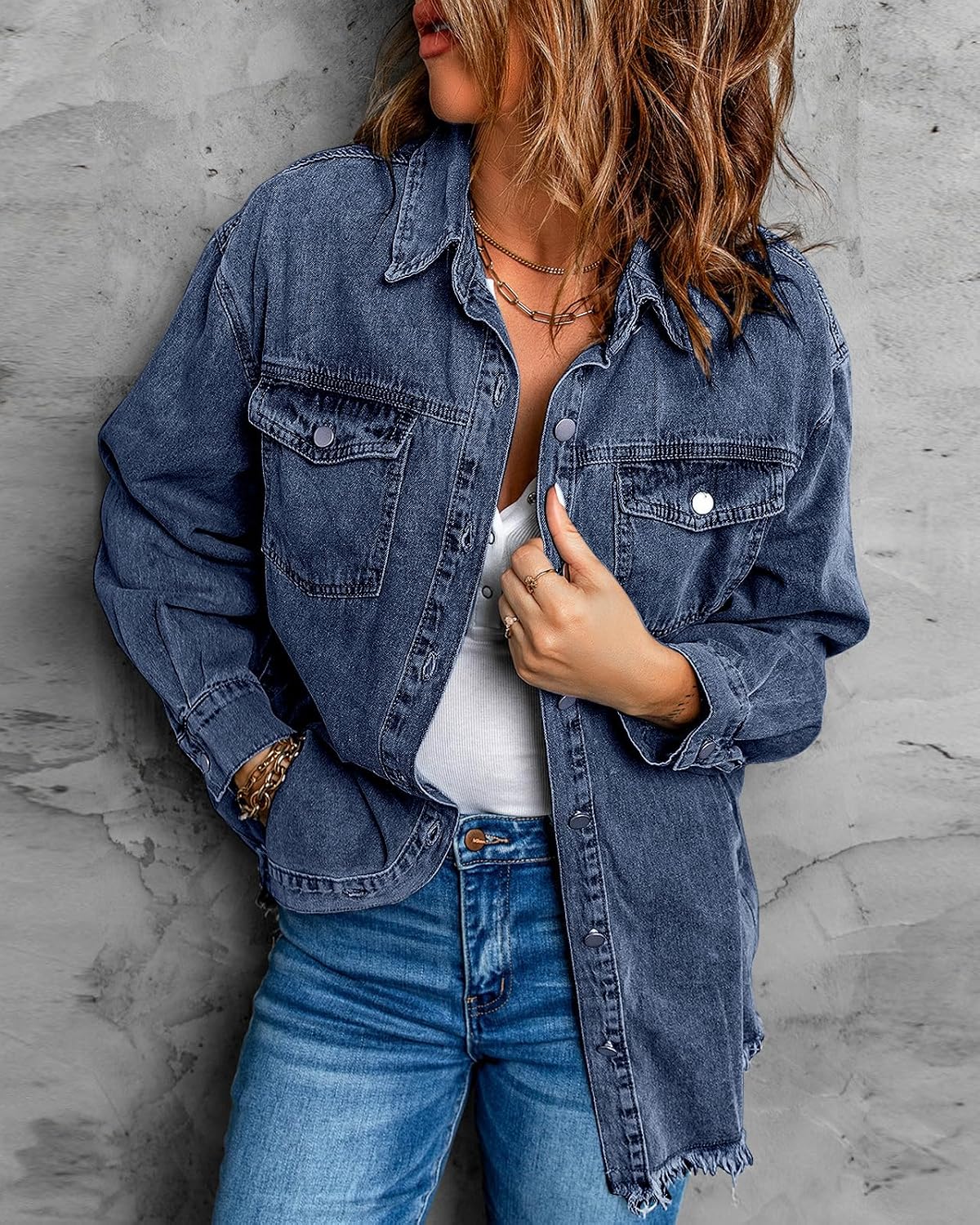 Thumbnail 6 de Vetinee Women’s Oversized Button-Up Frayed Hem Shacket Denim Jacket