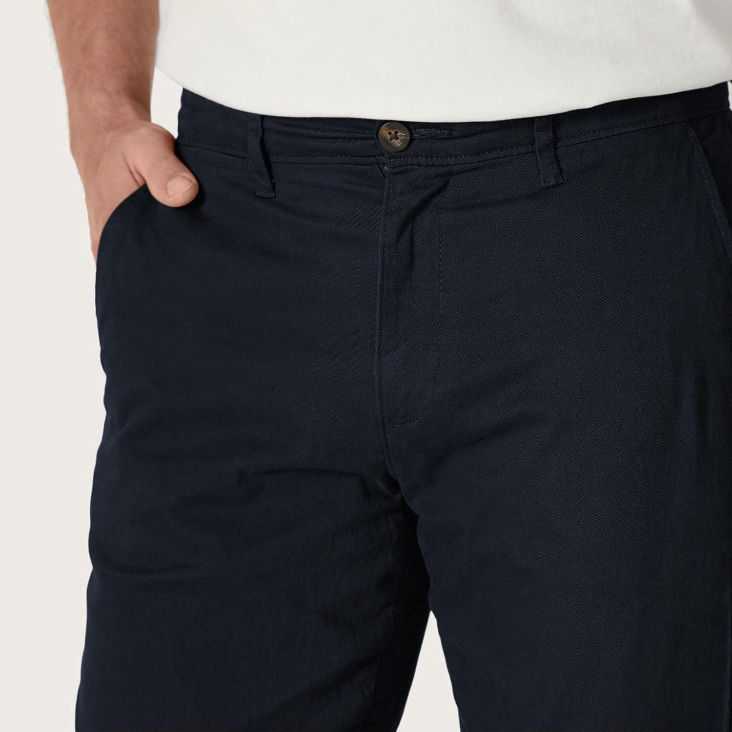 Thumbnail 3 de Amazon Essentials Men’s Athletic Fit Casual Stretch Chino Work Trousers (Big & Tall) in khaki