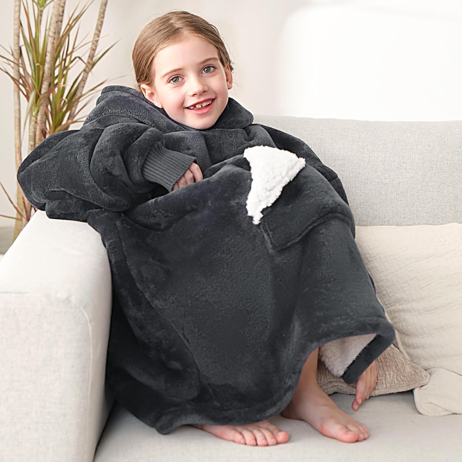 Detalle 1 de Touchat Kids Wearable Hoodie, Sherpa Blanket Sweatshirt with Hood and Pocket