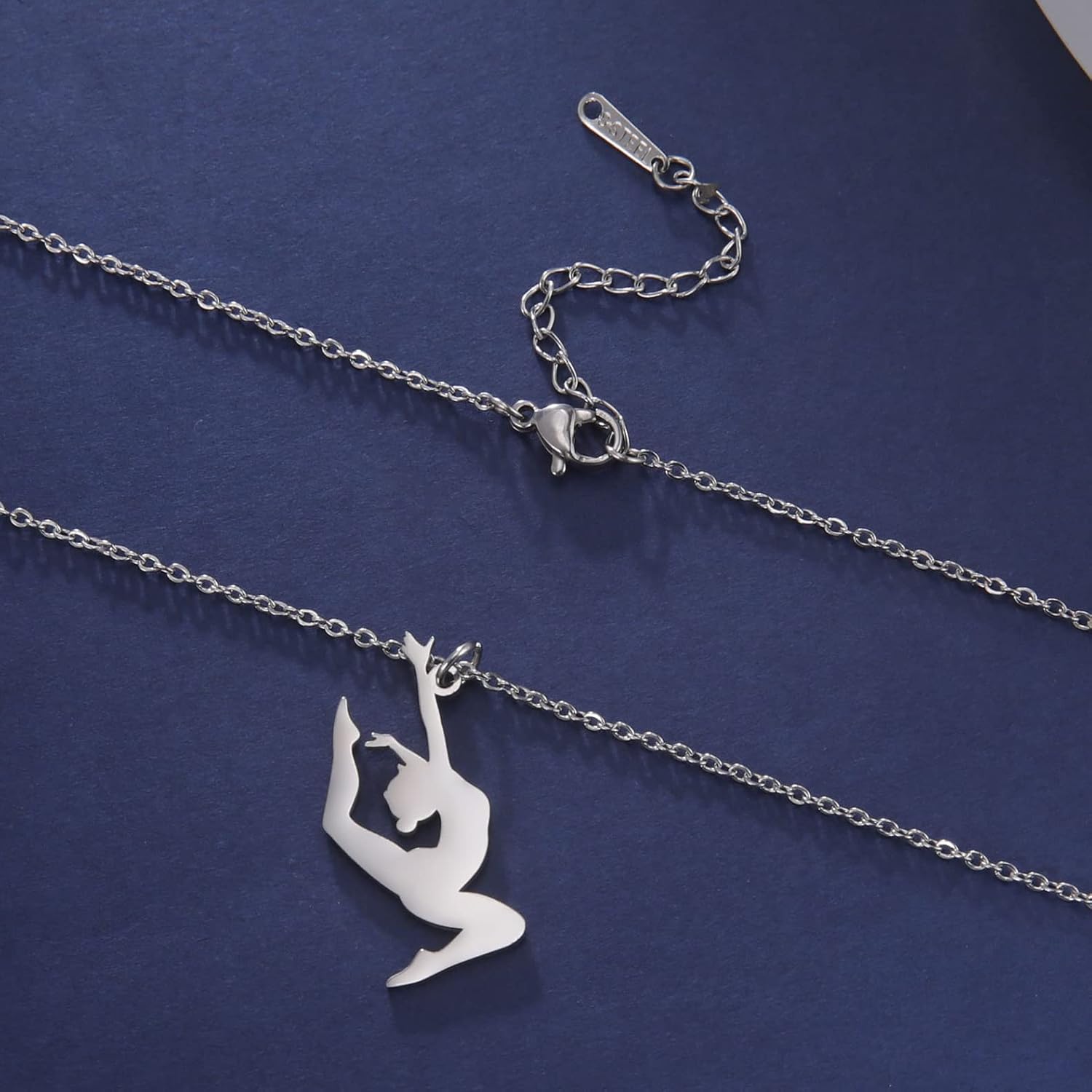 Detalle 2 de EUEAVAN Turner-Anhänger Halskette mit Gymnastik-/Ballett-Motiv – Choker-Schmuck für Mädchen, Damen & Team