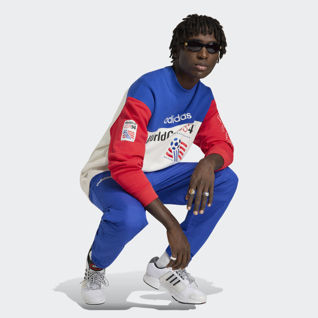 Detalle de Sudadera con estampado azul de Adidas: comodidad y estilo para el día a día