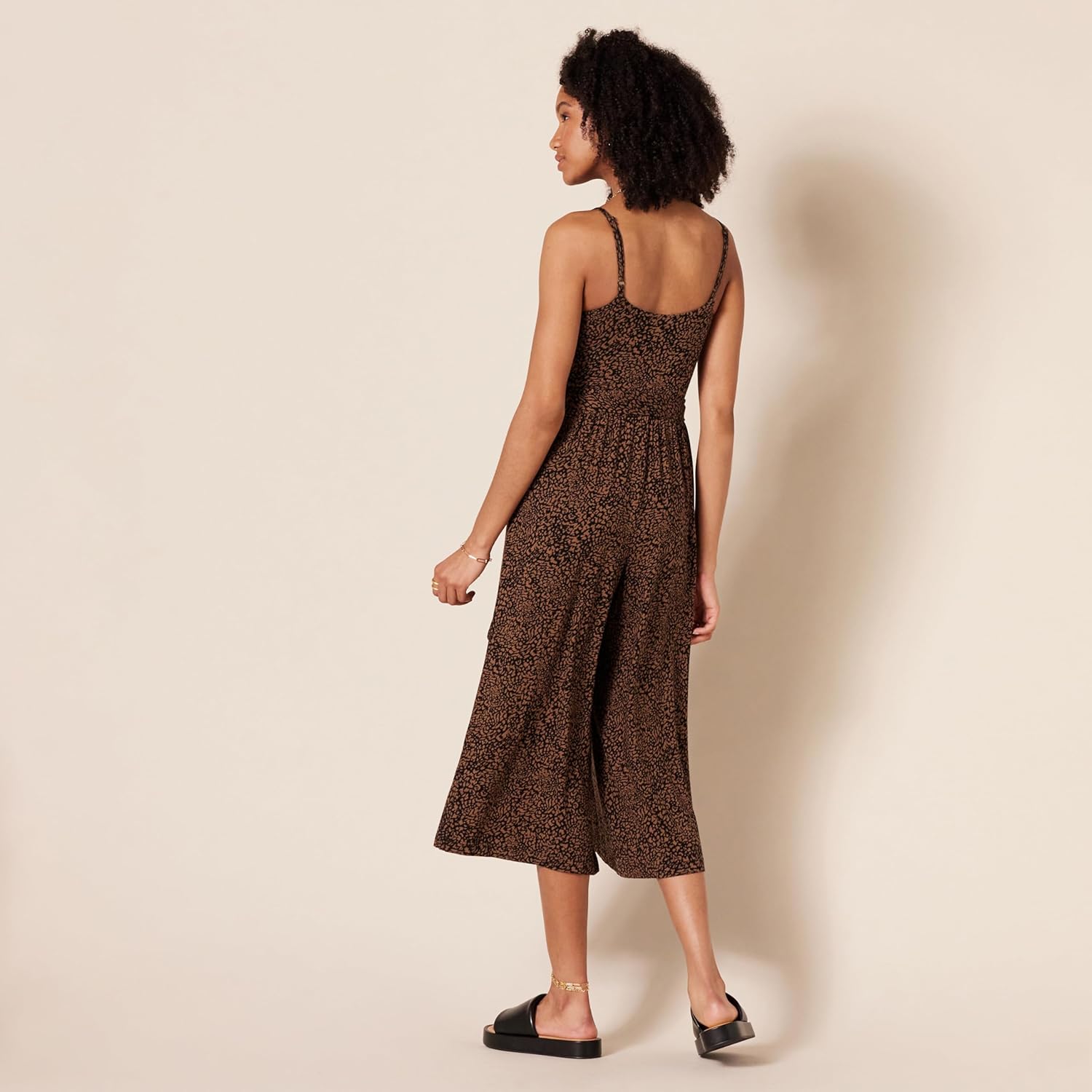 Thumbnail 1 de Amazon Essentials Damen Kurzer Cami-Overall aus Jersey mit weitem Bein (52,1 cm Beininnenlänge)