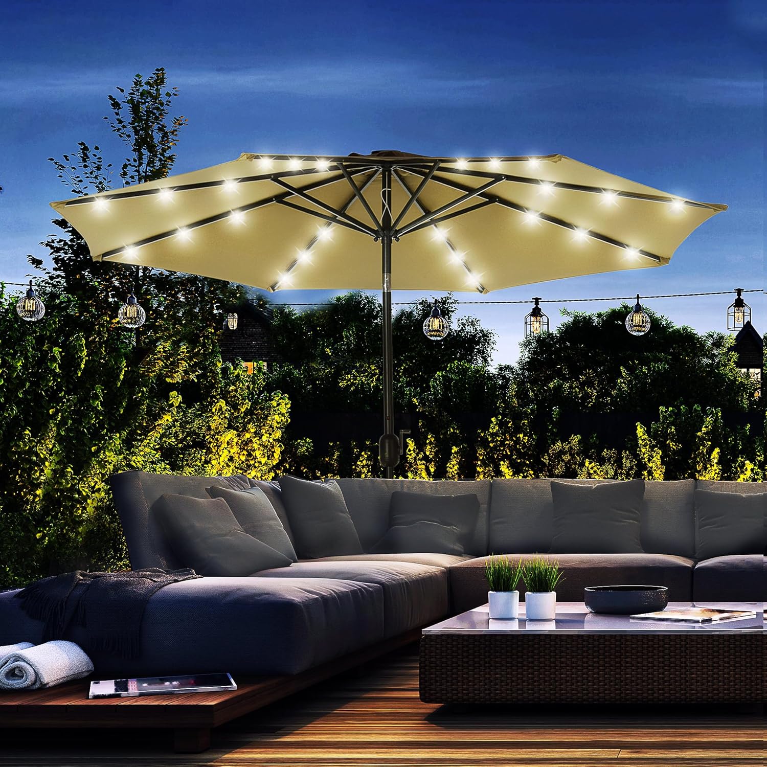 Thumbnail 1 de Parasol de jardin droit octogonal Outsunny, inclinable, lumineux solaire avec 24 LED (Ø 2,7 x 2,4 m)