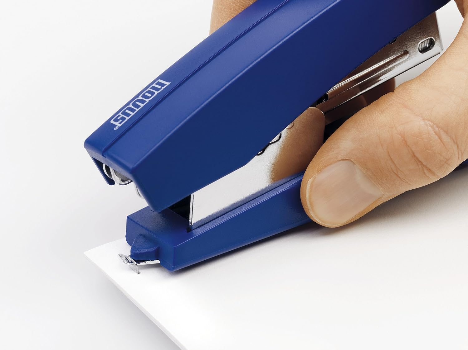 Detalle de Novus B 10 FC häftapparat, 20 ark, platt häftning och svart plast