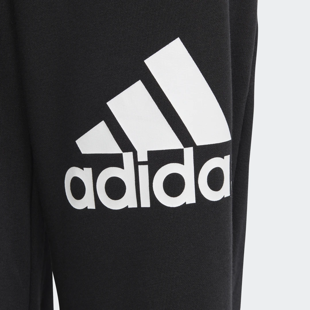 Detalle de Pantalón Essentials Regular Fit Big Logo Cotton de Adidas: guía de compra