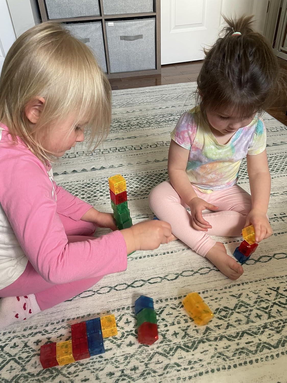 Detalle de Crayola Bold Magnetic PIP Cubes Mini Magnetic Blocks Playset (27-Piece Set) for Ages 3+