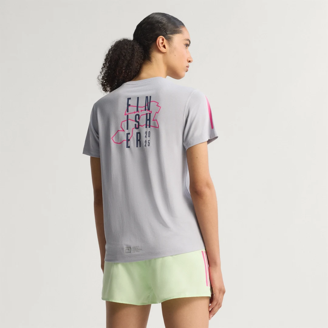 Detalle de Camiseta meta BMW Berlin-Marathon 2025 de Adidas