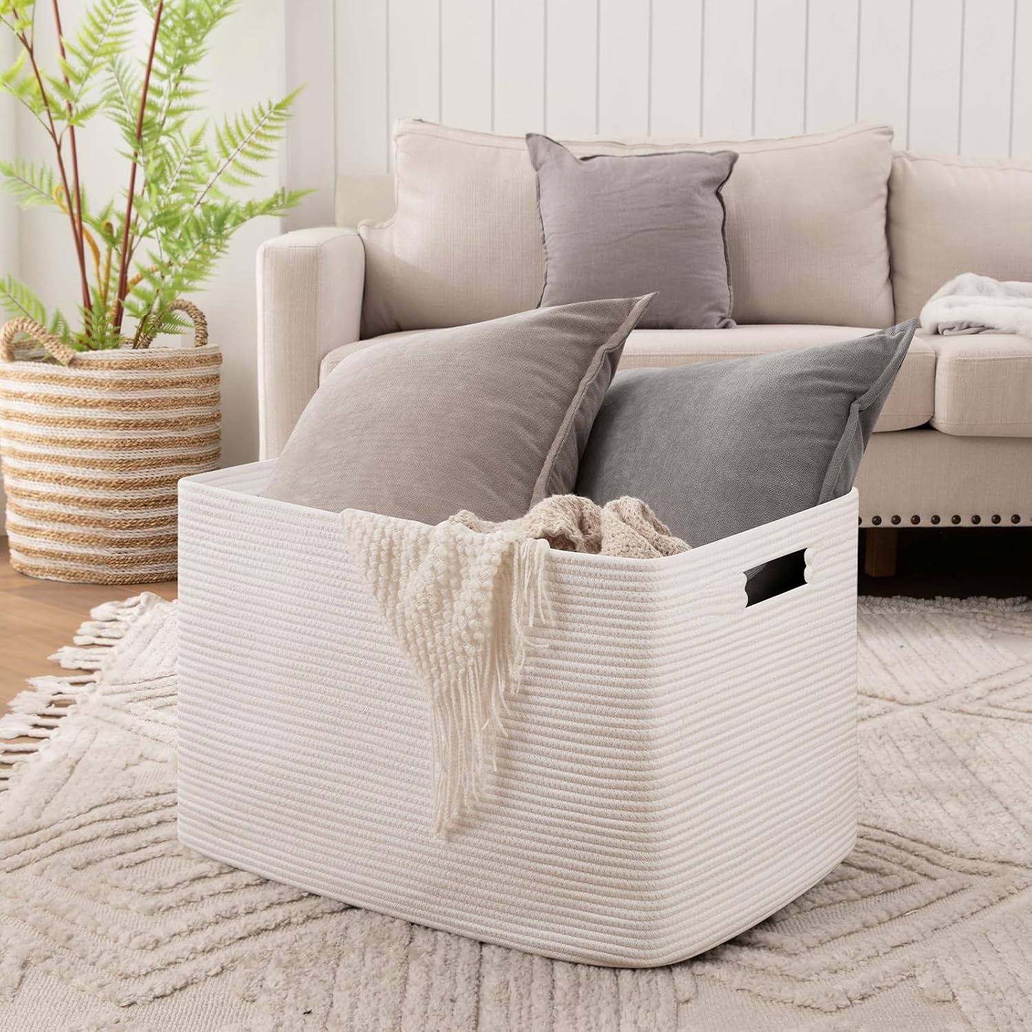 Detalle 2 de OIAHOMY FSB-A-C-110L XXXLarge Cotton Rope Storage Basket, 118L, White