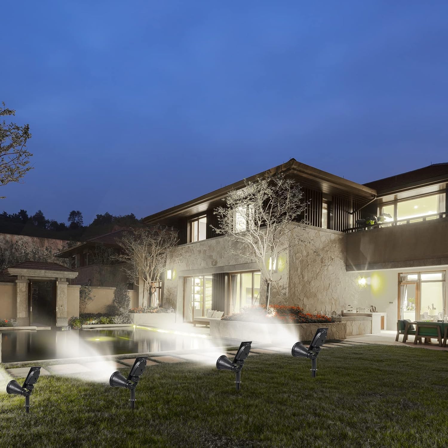 Thumbnail 1 de T-SUN LED Solar Spotlight 2-Pack (180° adjustable) – Waterproof outdoor security lights for gardens