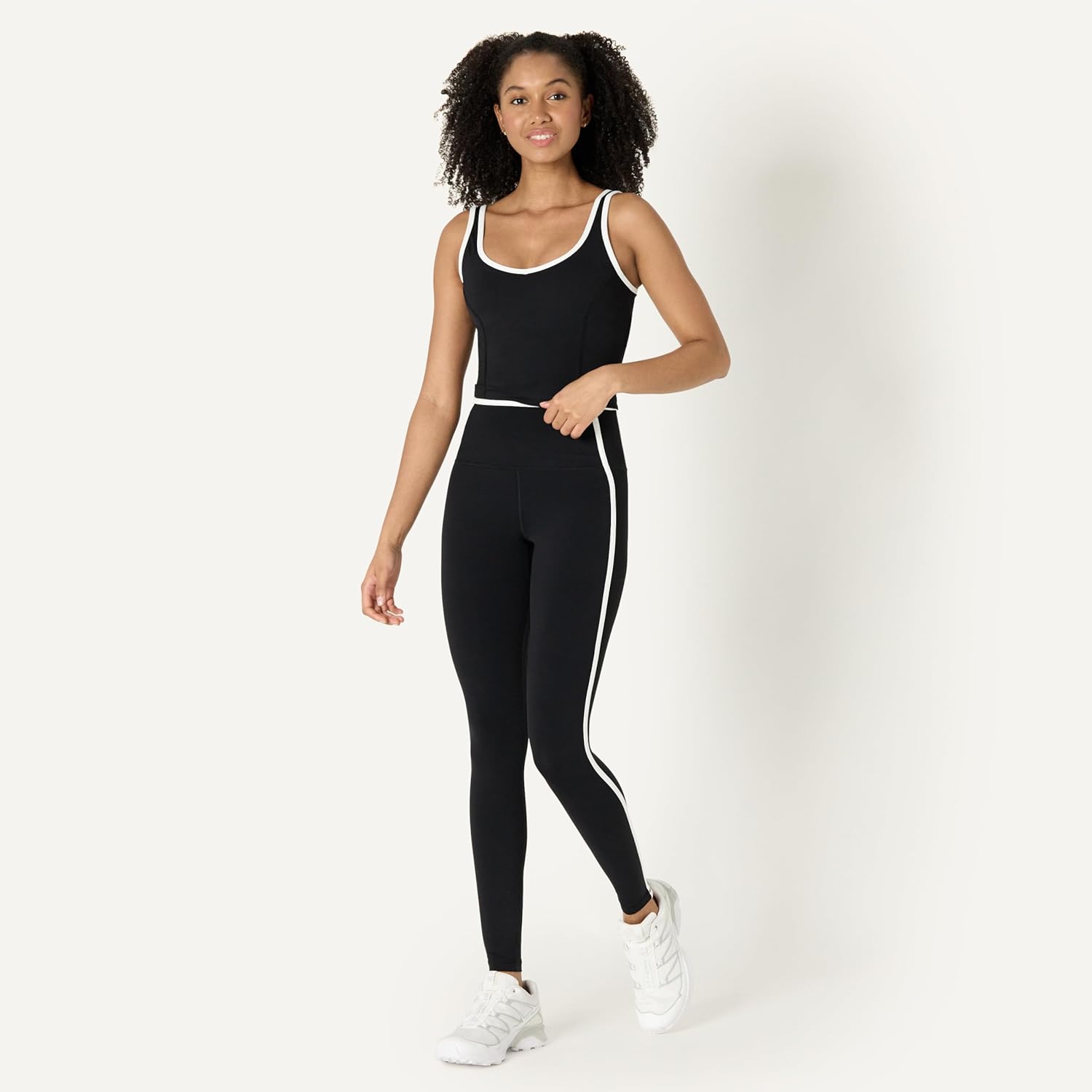 Detalle de Amazon Essentials Women's Active FormFlex Buttery Soft Light Support Crop Tank with Bra