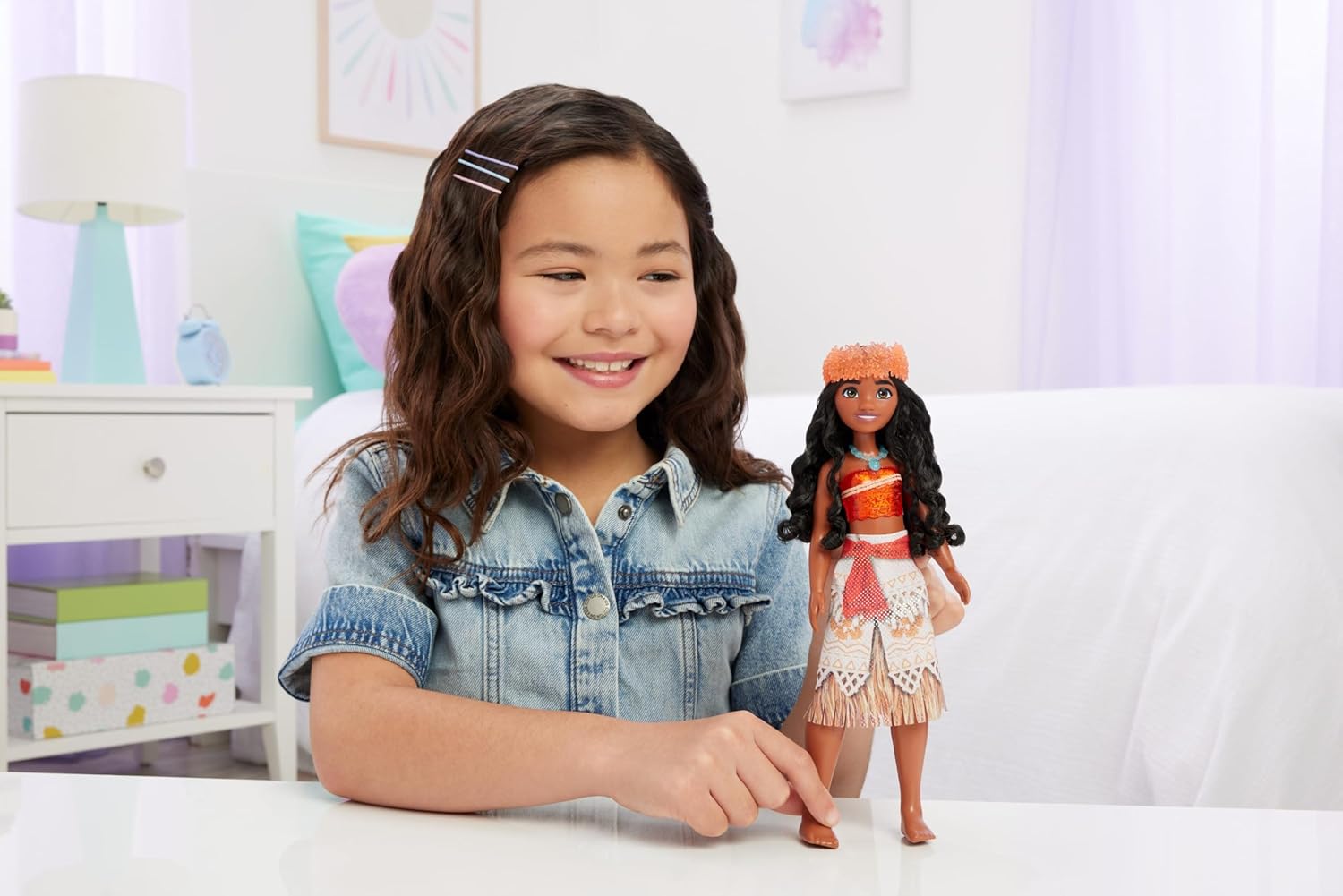 Thumbnail 1 de Mattel Disney Princess Moana posable fashion doll (HLW05) with sparkling outfit & accessories