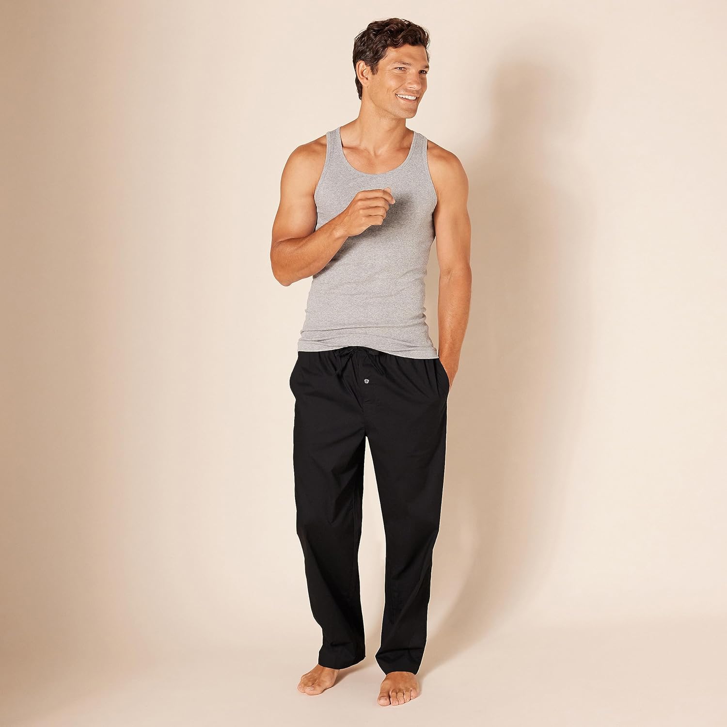 Thumbnail 4 de Amazon Essentials Men’s Lightweight Tank Undershirts (Pack of 6)