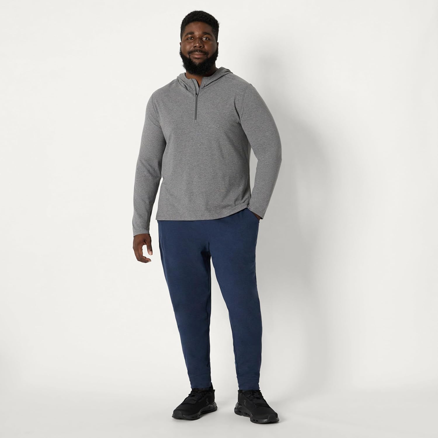 Thumbnail 6 de Amazon Essentials Men's Athletic Soft Performance Lightweight Quarter-Zip Hoodie