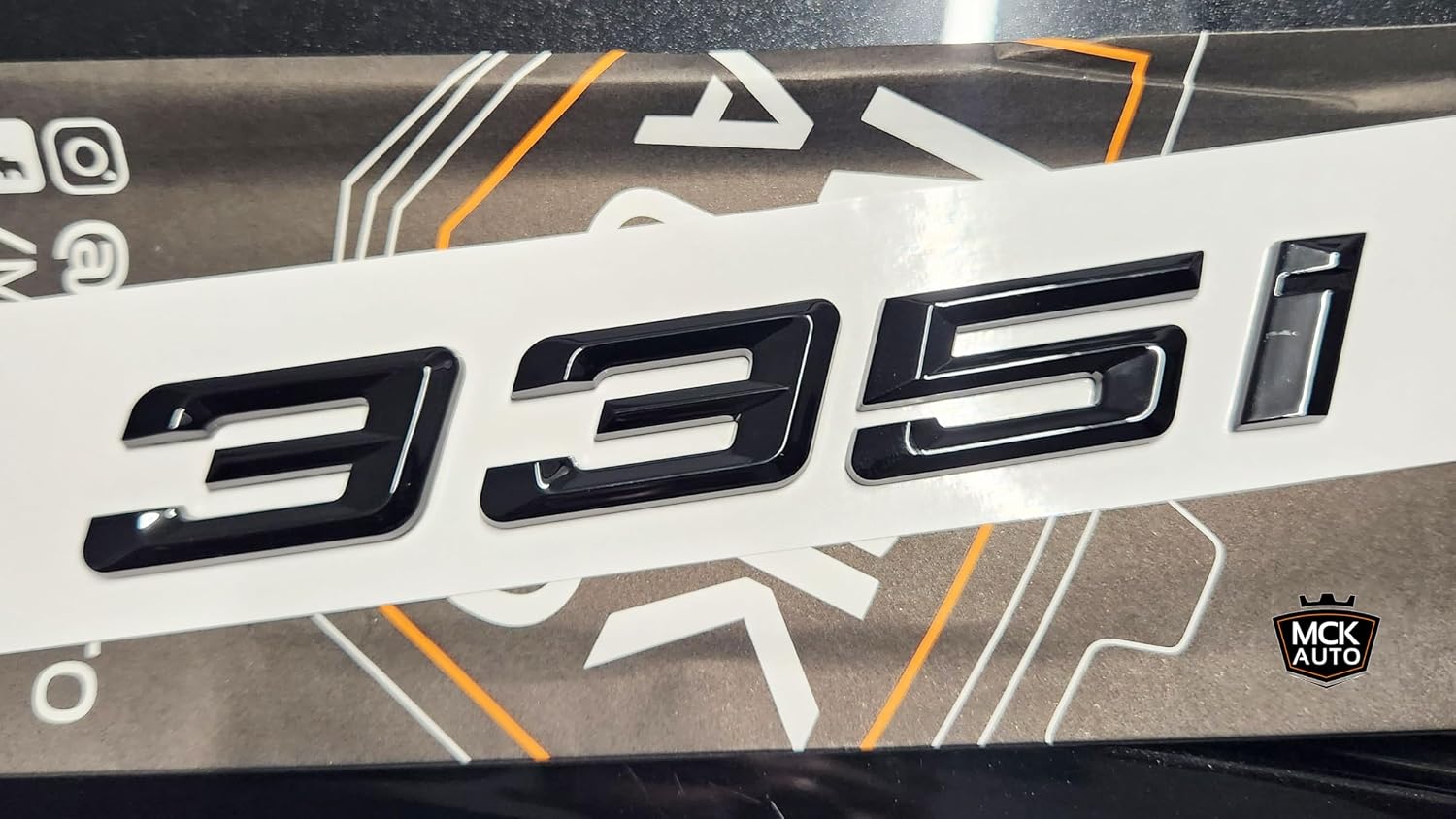 Detalle de MCK Auto 335i Black Glossy Rear Boot Logo