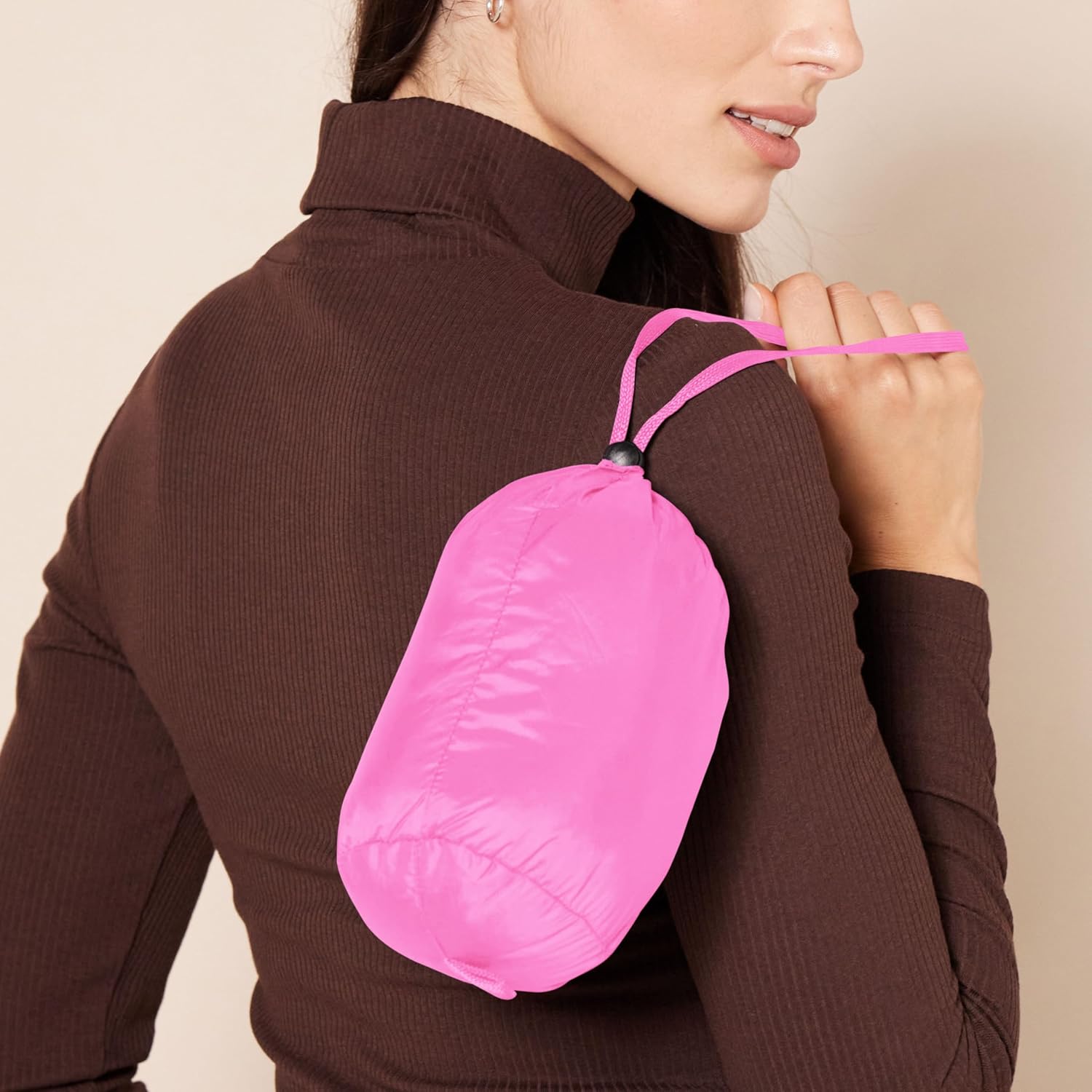 Thumbnail 2 de Amazon Essentials Women's Lightweight Water-Resistant Packable Puffer Jacket (Plus Size)