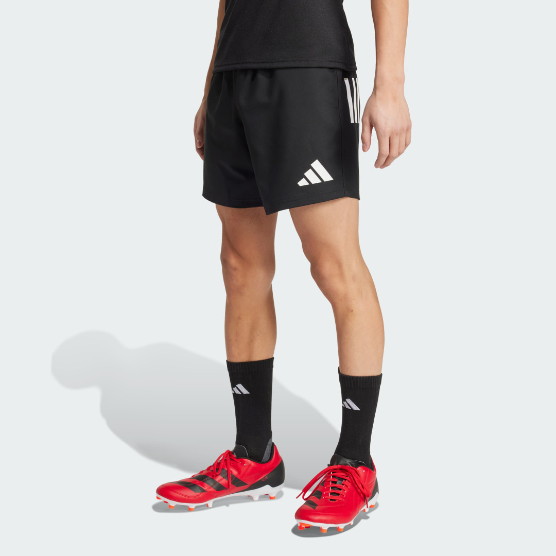 Detalle de Pantalón corto 3 bandas de Adidas: ¿merece la pena para tus entrenos y rutas urbanas?
