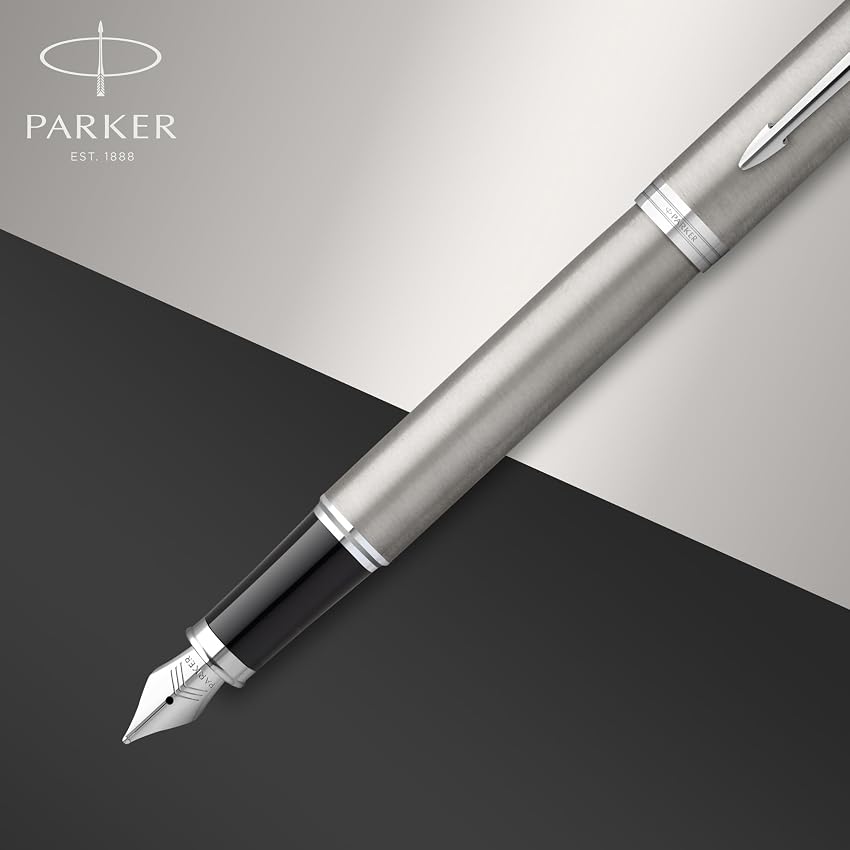 Detalle 2 de PARKER IM Pluma Estilográfica 🌟 Acero Inoxidable y Tinta Azul