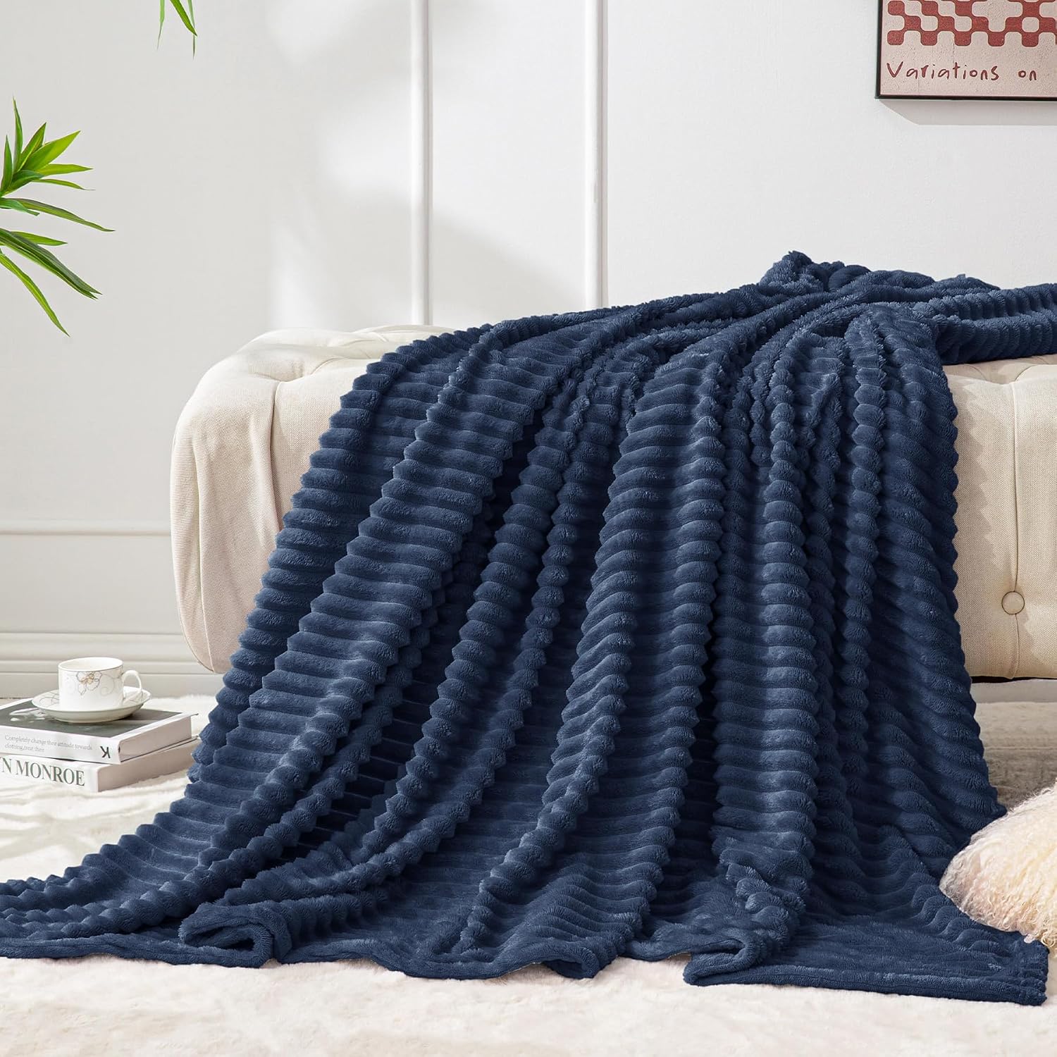 Detalle de BEDELITE 50x60 Navy Blue Fleece Throw Blanket 🛋