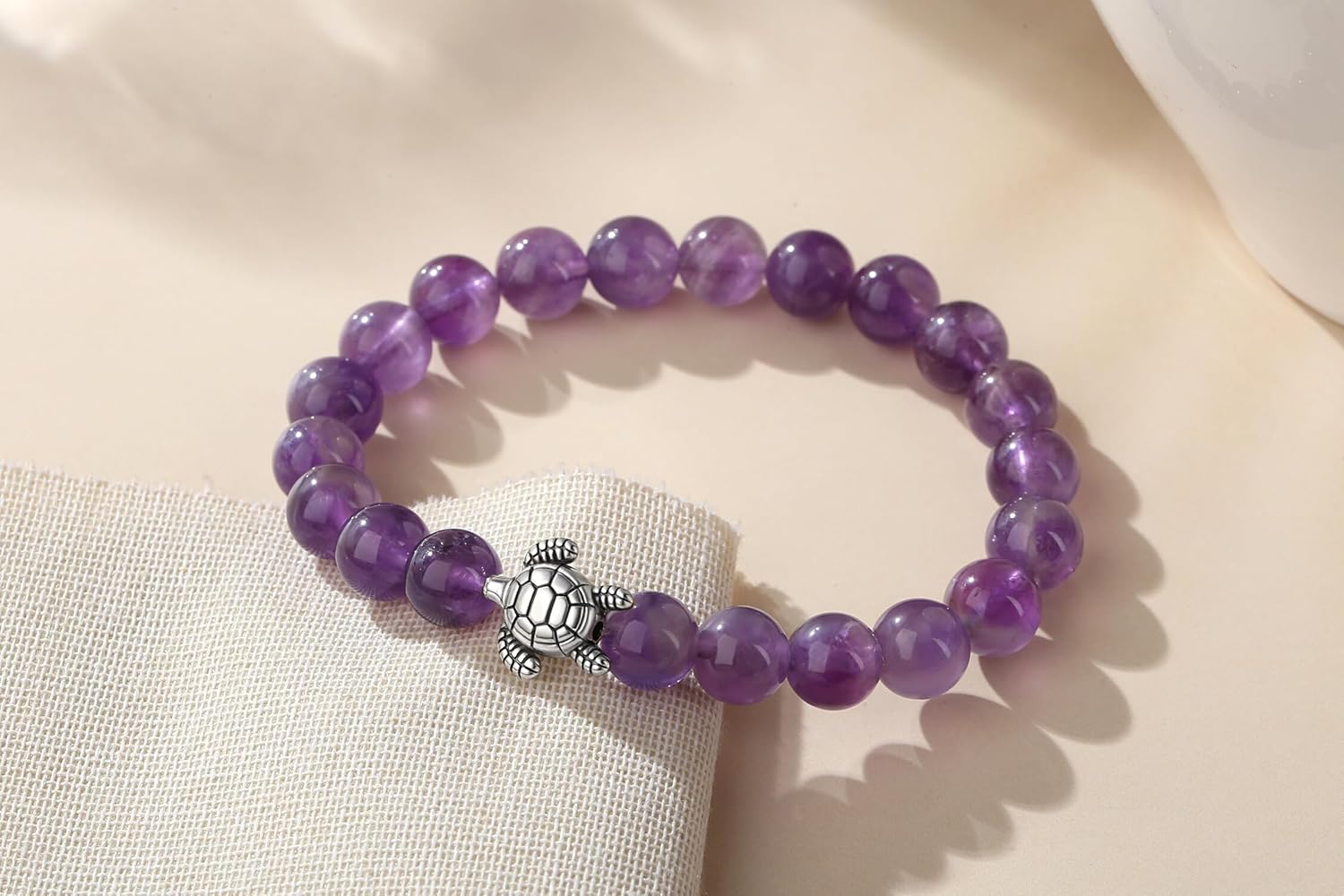 Thumbnail 4 de AWARDSEN 8 mm Animal Themed Crystal Bracelet for Women with Turtle Pendant – Amethyst Beads