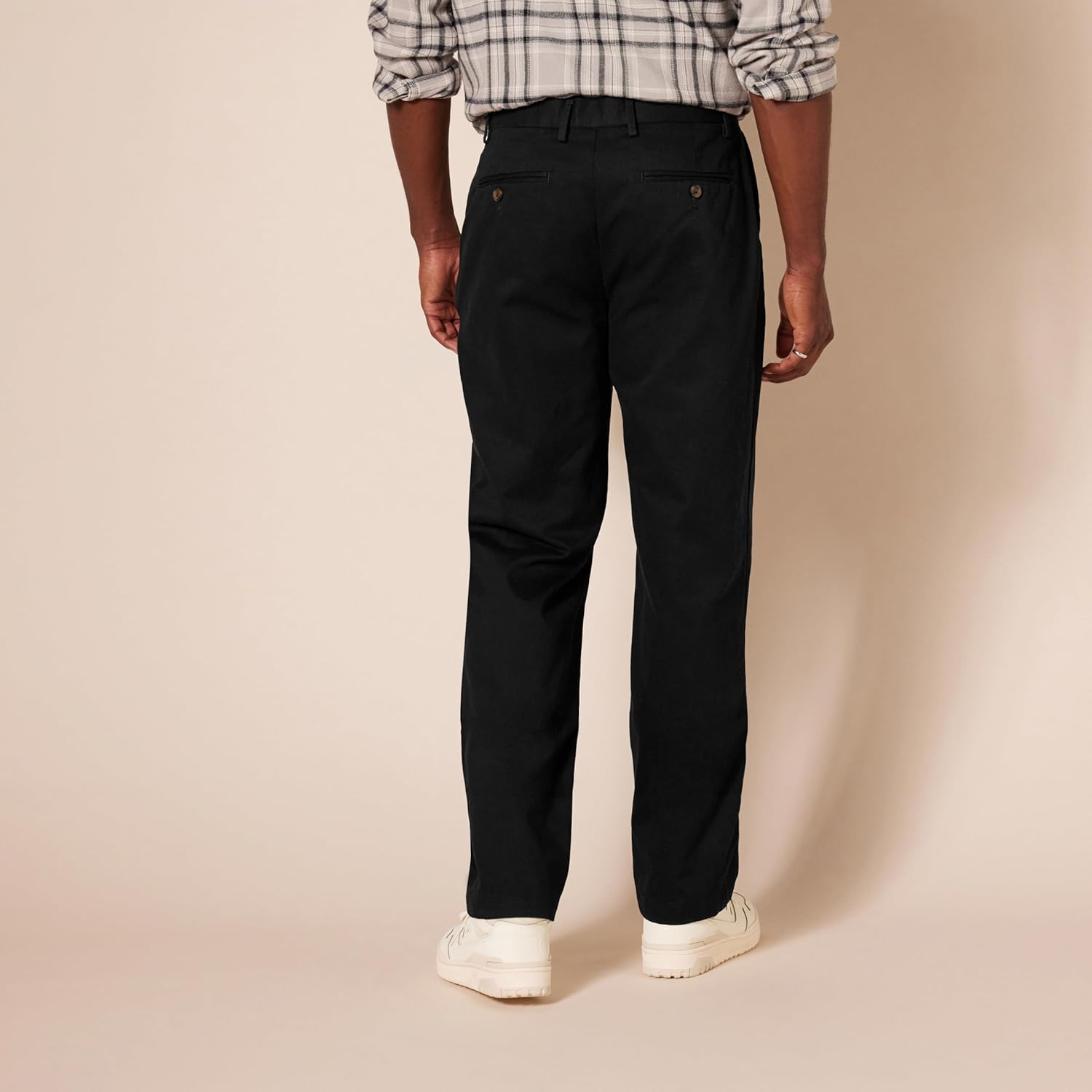 Thumbnail 1 de Amazon Essentials men’s classic-fit wrinkle-resistant flat-front chino trousers (big & tall available)