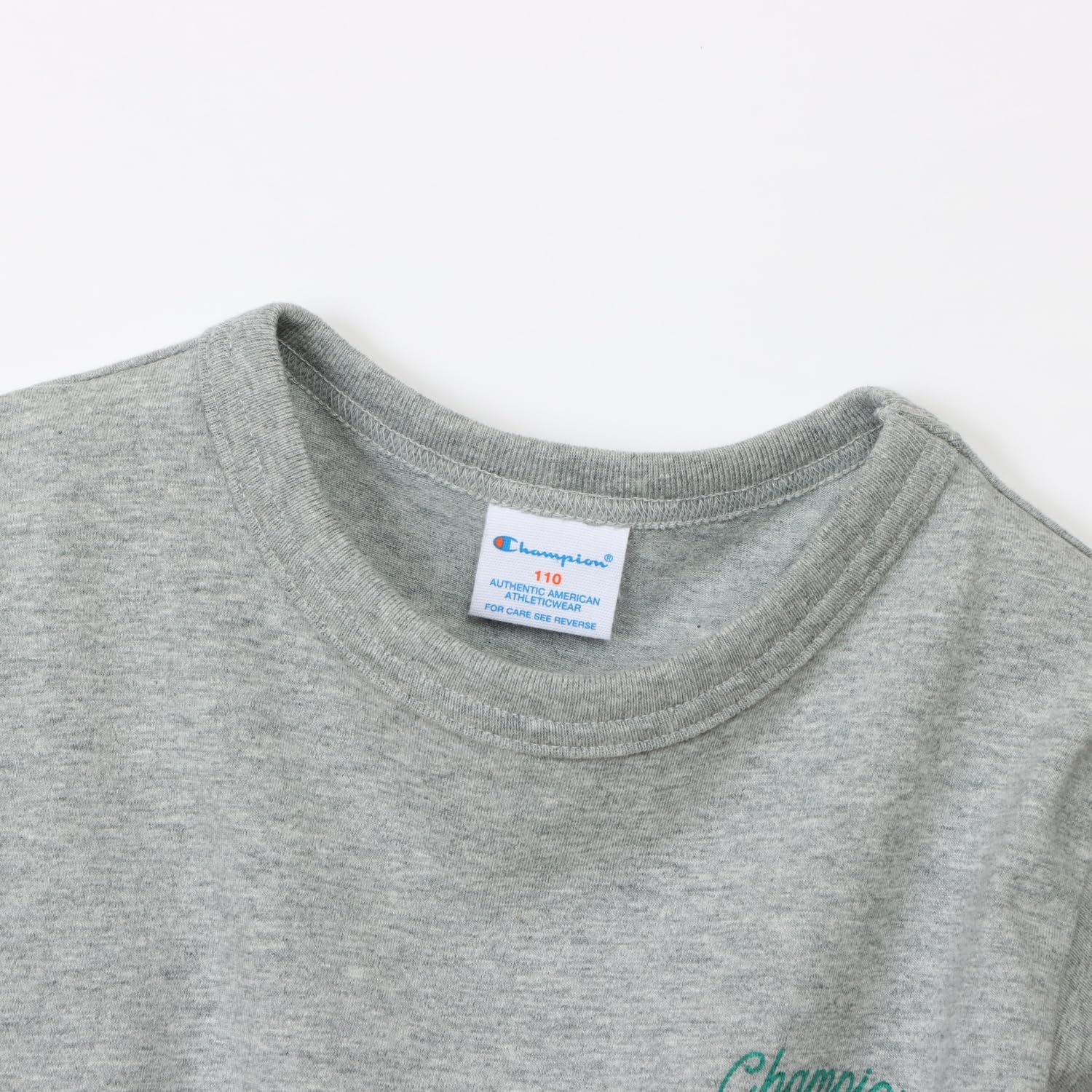 Detalle de Champion CK-D315 キッズ半袖Tシャツ 綿100% リラックスフィット 胸・背中ロゴプリント
