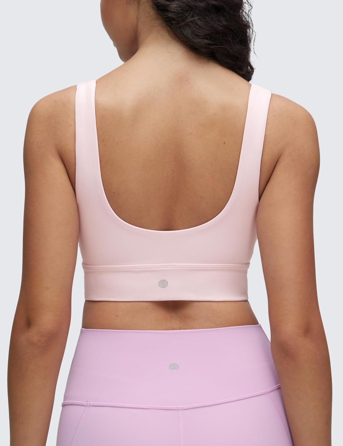 Detalle de CRZ YOGA Women’s ButterLuxe U-Back Padded Low Impact Sports Bra (ButterLuxe collection)