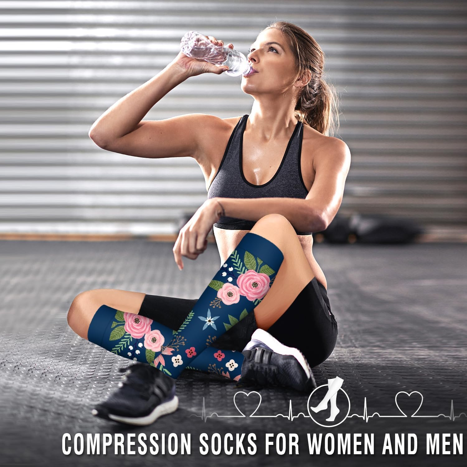 Detalle 2 de AWXUOCK Compression Socks for Women and Men, 15–20 mmHg, 6 Pack