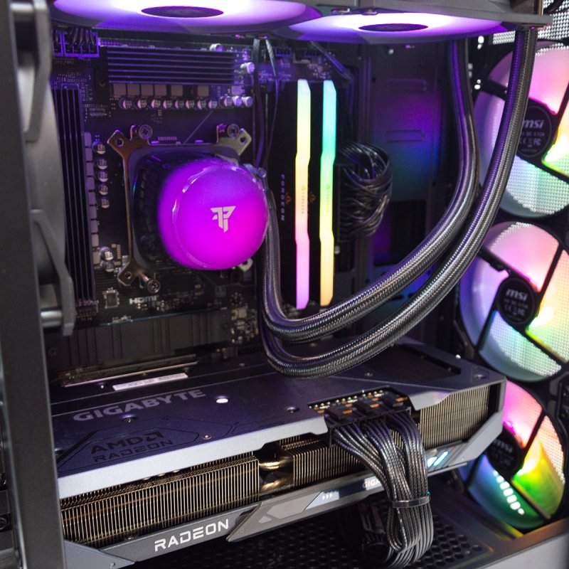 Thumbnail 2 de PcCom Imperial AMD Ryzen 5 7500X3D: potencia equilibrada para hogar y oficina con 32 GB y RTX-like RX 9070 XT