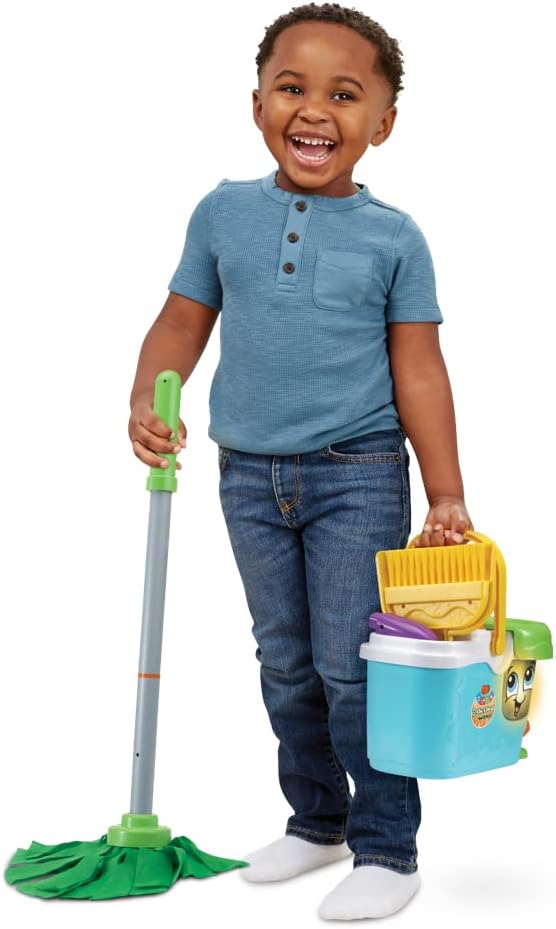 Detalle 1 de LeapFrog Clean Sweep Mop & Bucket interactive pretend play set (3–5 years)