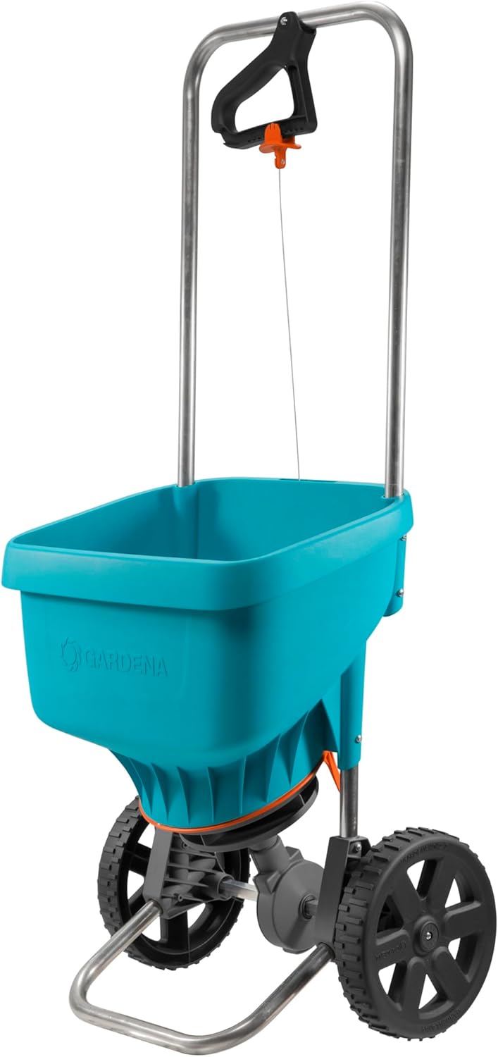 Detalle de Gardena Hand-Held Spreader M (431-20) — manual spreader for fertiliser, seeds and salt