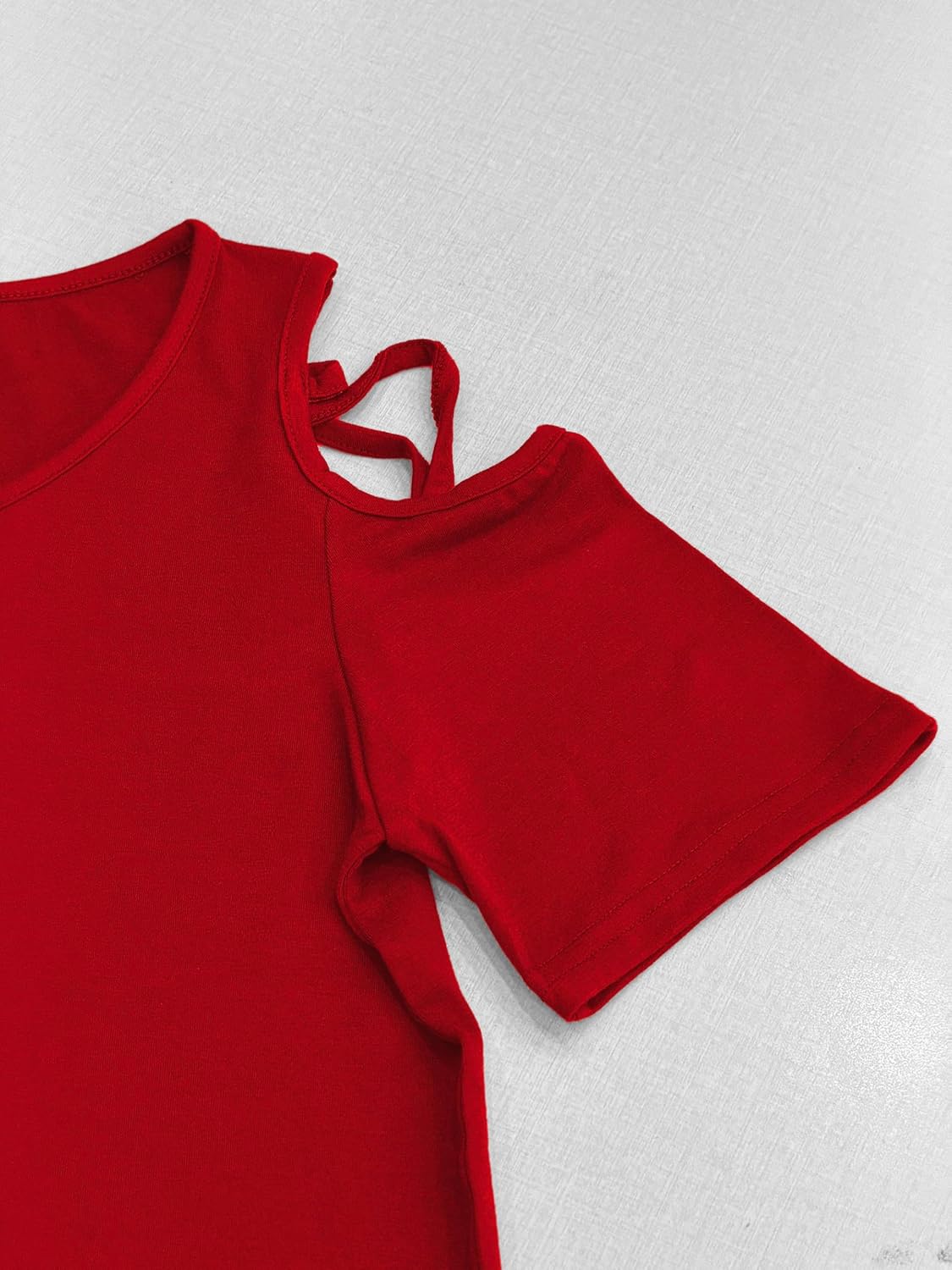 Thumbnail 5 de Jar of Love Women's Short Sleeve Cold Shoulder Top: Lightweight, Flowy Tunic for Everyday Wear