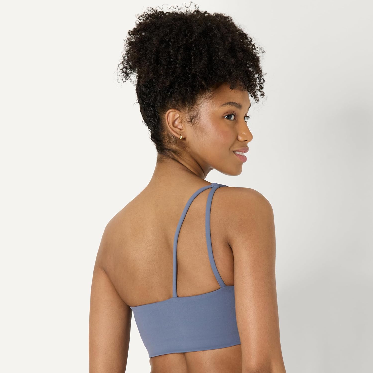 Thumbnail 2 de Amazon Essentials Women’s Active FormFlex Buttery Soft Light Support One-Shoulder Sports Bra (A–C cups)