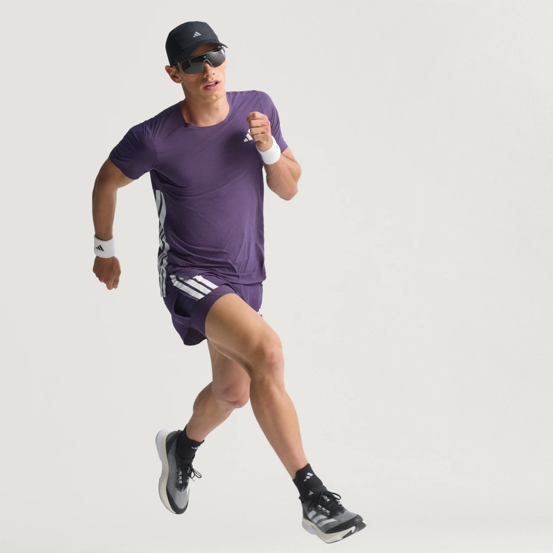 Detalle de Camiseta Adizero Running de Adidas – color violeta