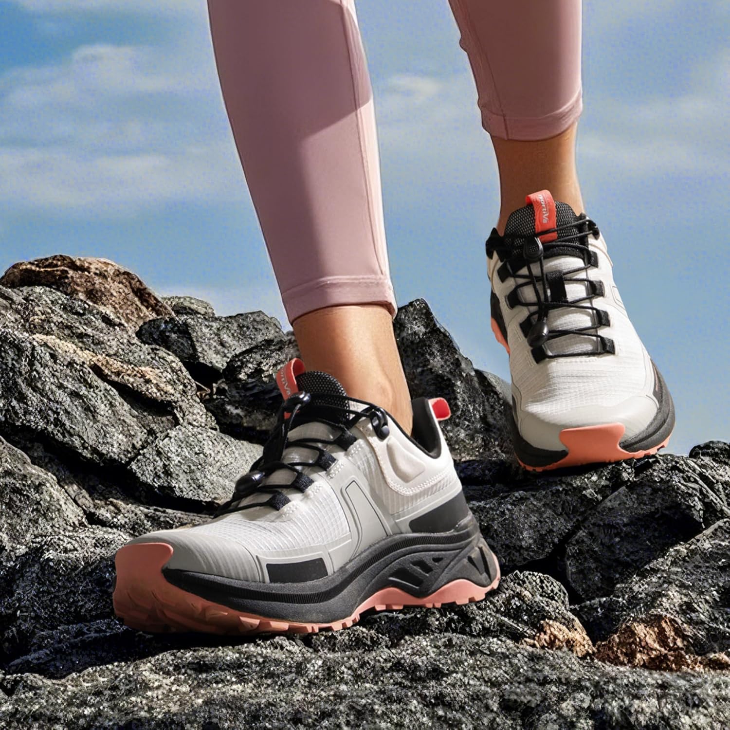 Detalle de NORTIV 8 Women's Lightweight Hiking Shoes with Quick Laces