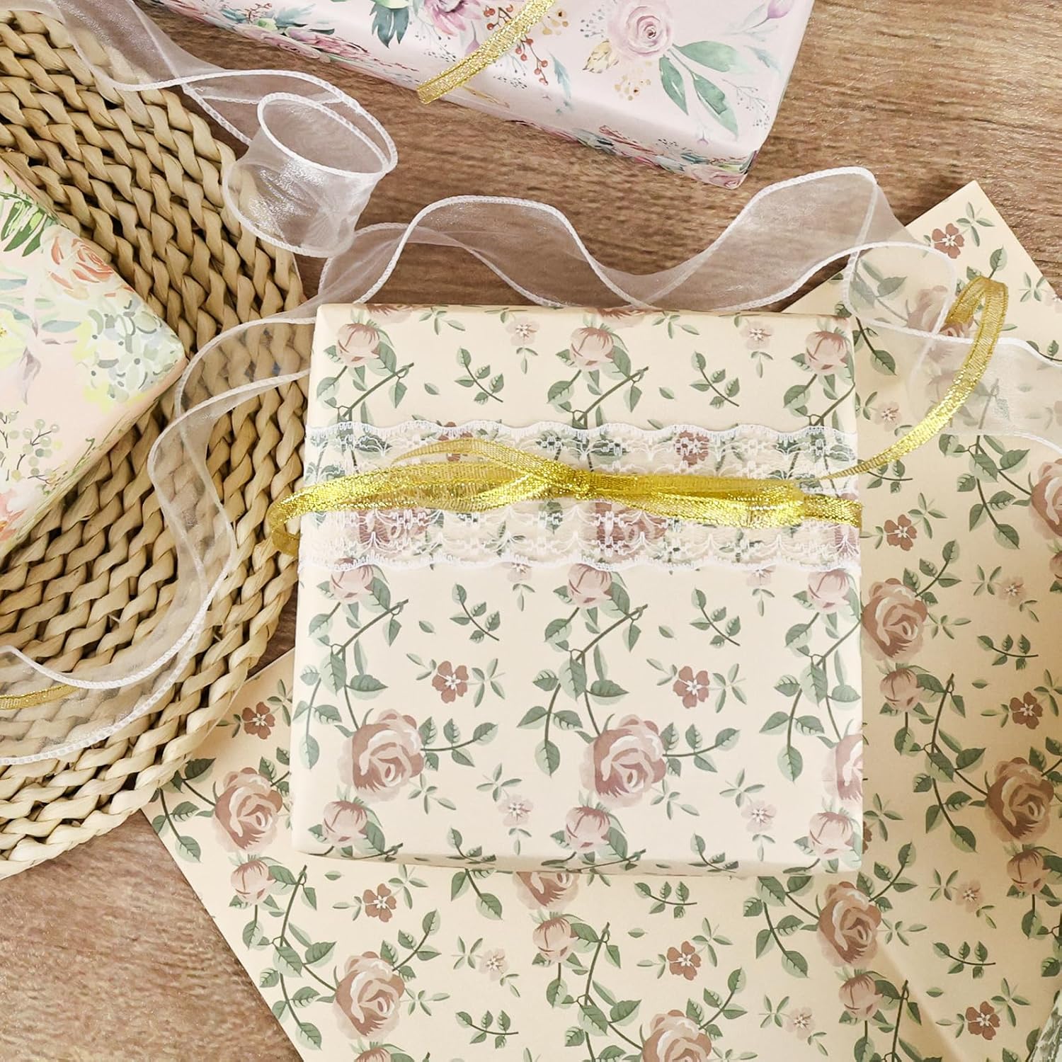 Thumbnail 1 de Kraft Wrapping Paper Sheet with Wild Flower Design – Ideal for Gifts, Crafts and Occasions