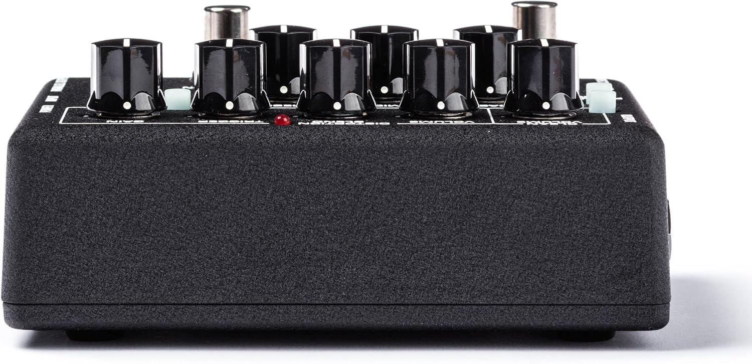 Detalle de MXR M80 Bass D.I.+ basvoorversterkerpedaal met clean- en distortionkanalen