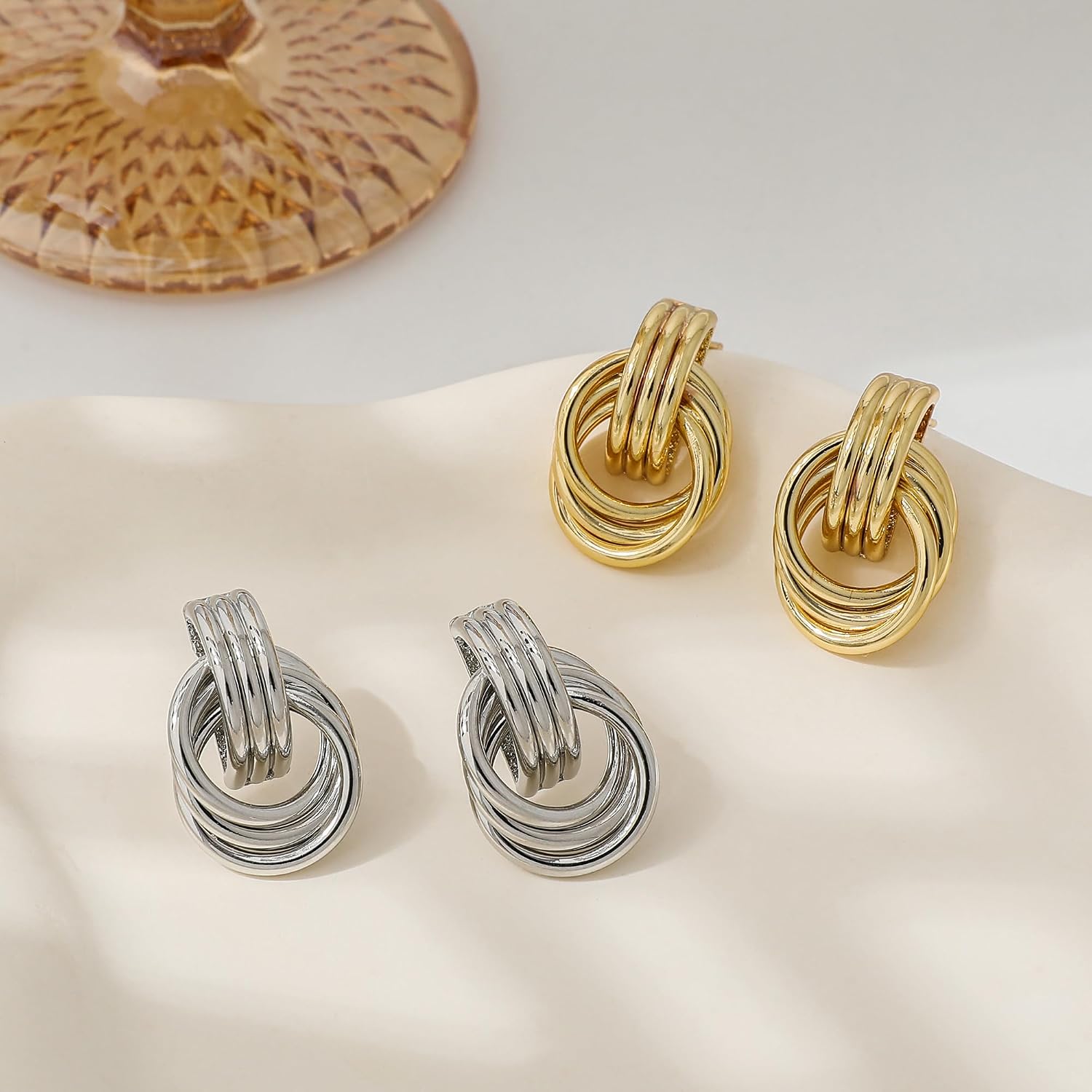 Thumbnail 5 de SHERLOVE Knot Earrings 18k Gold