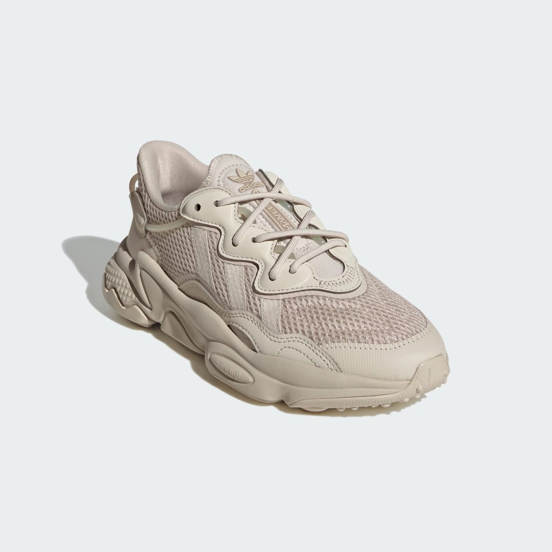 Detalle 2 de Zapatilla OZWEEGO de Adidas: comodidad y estilo para el día a día