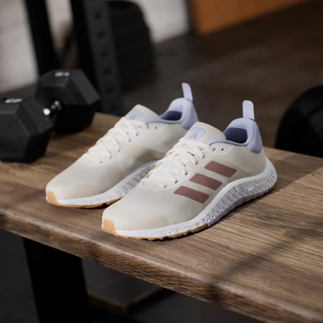 Detalle 2 de adidas Everyset: zapatillas de training blancas para entrenar con comodidad