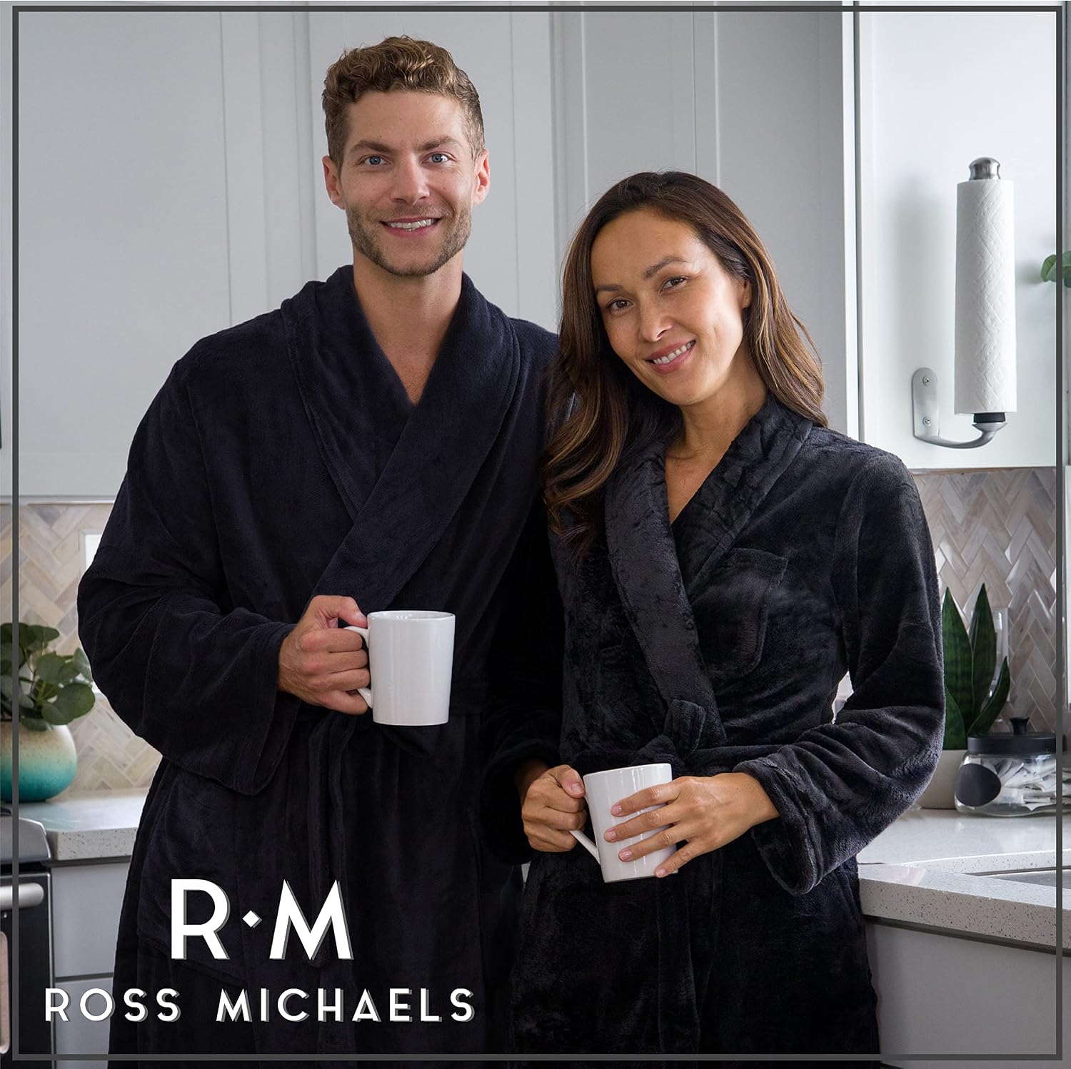 Detalle 2 de Ross Michaels Robe Mid Length Plush Fleece 42"