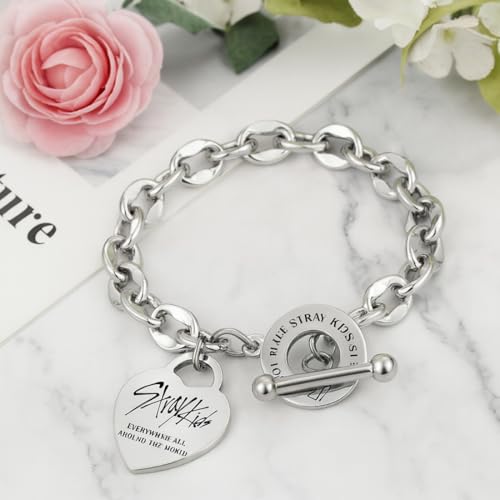 Detalle de DEFGNOP Stray SKZ Bracelet Unisexe en Acier Inoxydable avec Pendentif Coeur, inclus 2 Photocard SKZ et Autocollant