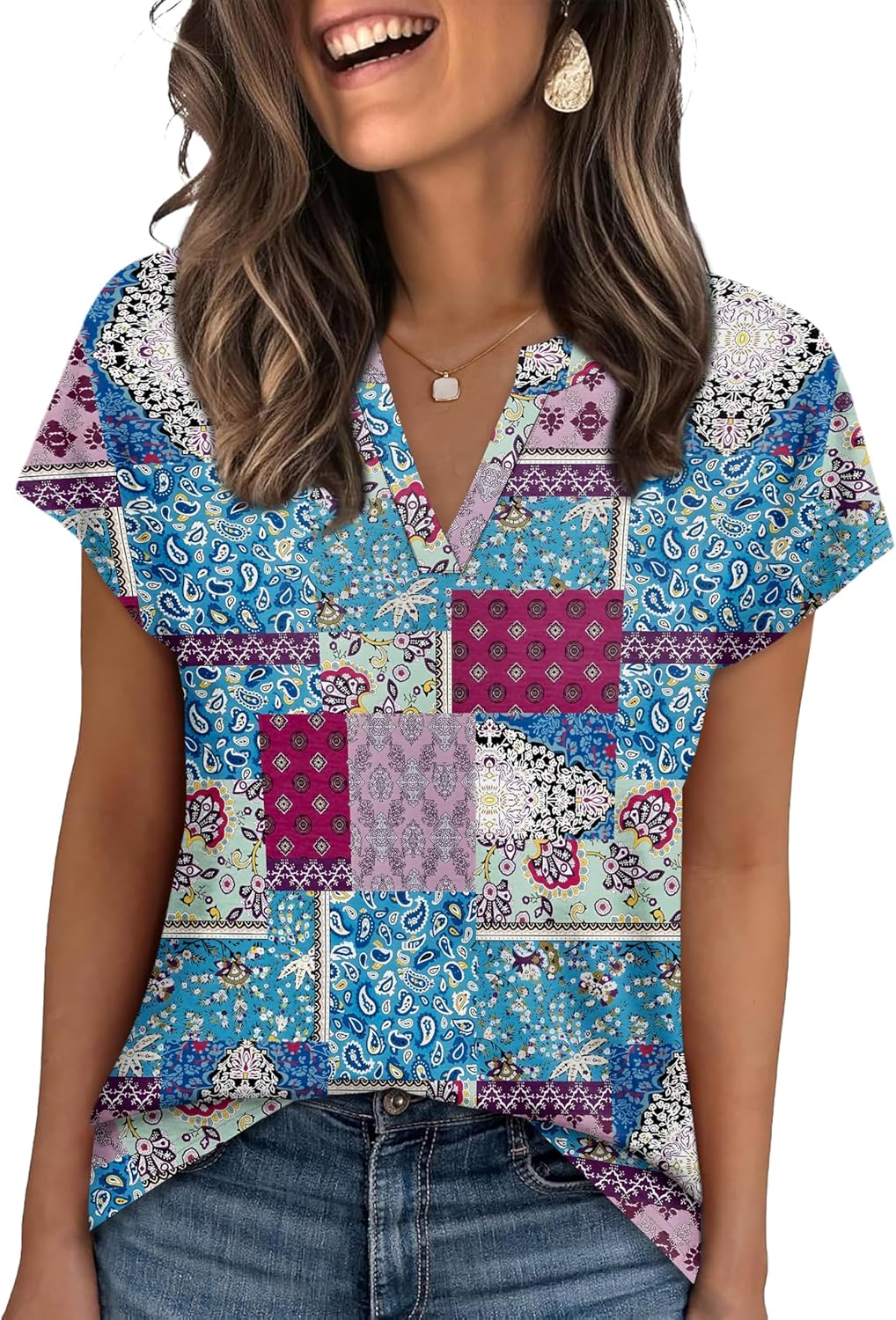Detalle de WIHOLL Women’s V-Neck Summer Tee: A Versatile Short-Sleeve Top for Everyday Comfort
