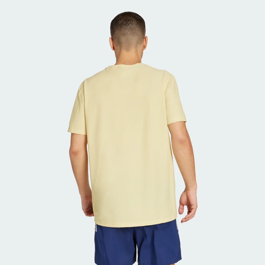Detalle 2 de Camiseta Own the Run de Adidas: color Amarillo, para runners que buscan comodidad y estilo