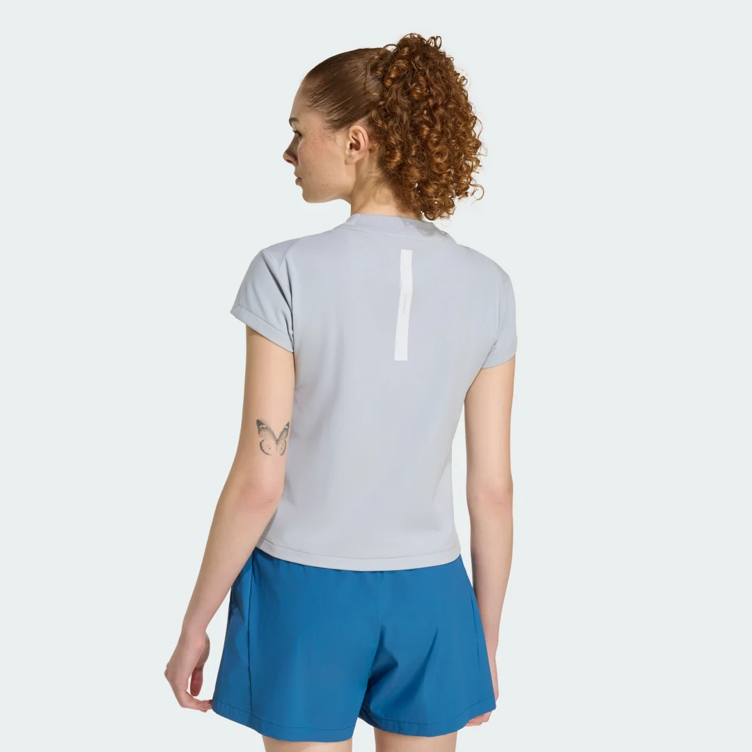 Detalle de Camiseta corta adidas Z.N.E. – color Gris