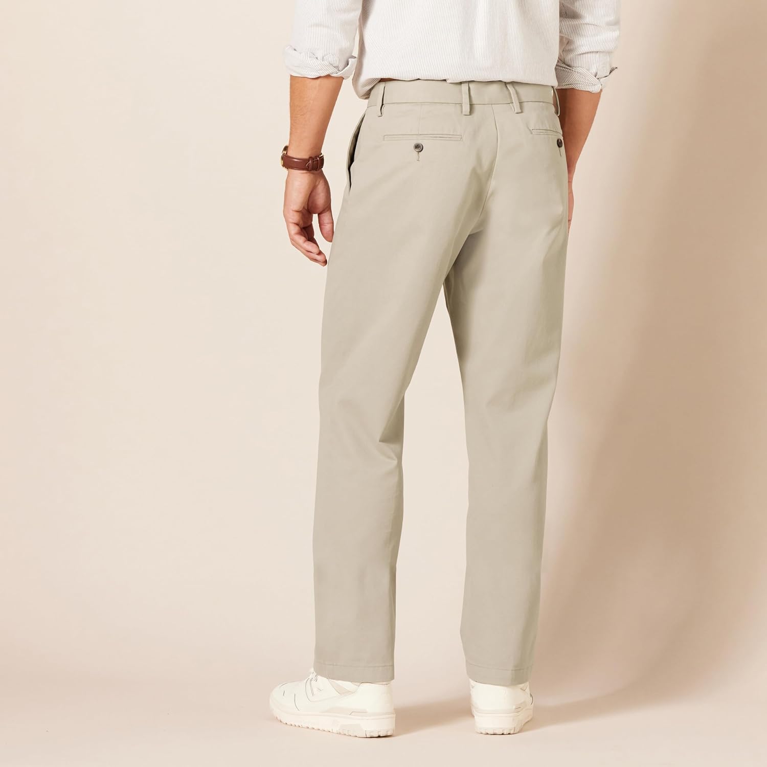 Thumbnail 1 de Amazon Essentials Men's Classic-Fit Wrinkle-Resistant Flat-Front Chino Trousers (Big & Tall)