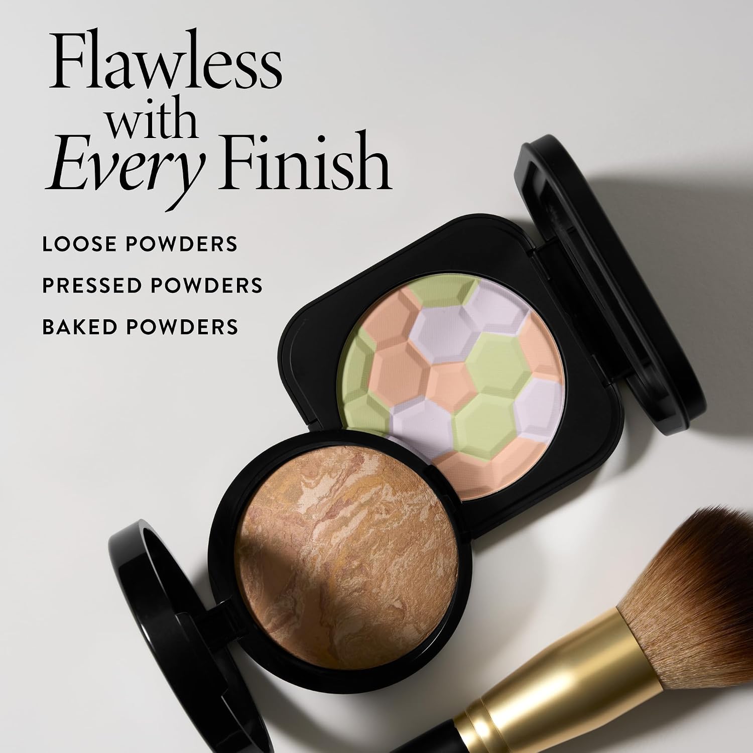 Thumbnail 3 de LAURA GELLER Full Face Powder Brush with Wooden Handle in Midnight Black