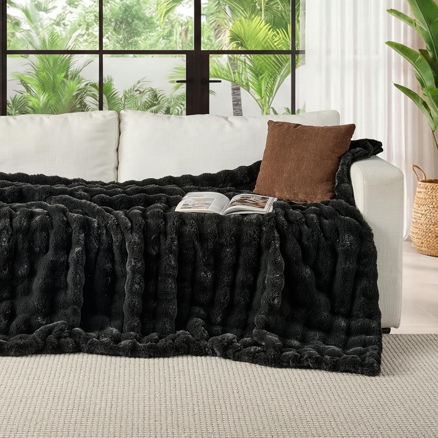 Thumbnail 1 de Lotus Karen Faux Fur Blanket, 108 x 90 Inches